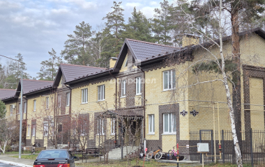 Екатеринбург, ул. Адмирала Ушакова,4