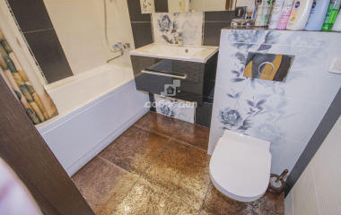 Екатеринбург, ул. Серафимы Дерябиной,37