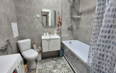 Екатеринбург, ул. Крауля,107/4