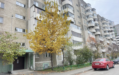 Екатеринбург, ул. Крестинского,27