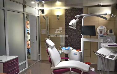 Екатеринбург, ул. Бакинских комиссаров,100