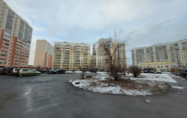 Екатеринбург, ул. Совхозная,2