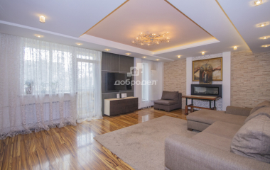 Екатеринбург, ул. Серафимы Дерябиной,37