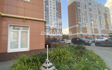 Екатеринбург, ул. Краснолесья,76