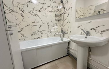 Екатеринбург, ул. Хрустальногорская,93