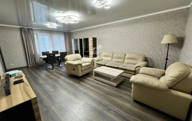 Екатеринбург, ул. Юмашева,11