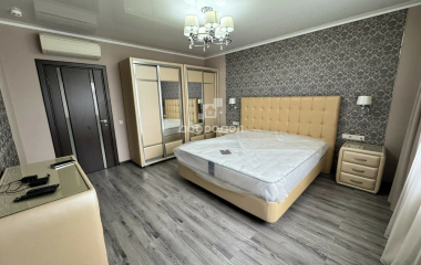 Екатеринбург, ул. Юмашева,11