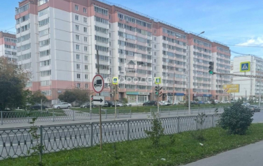 Екатеринбург, ул. Бакинских комиссаров,107