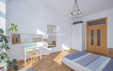 Екатеринбург, пр-кт. Космонавтов,48