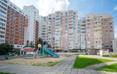 Екатеринбург, ул. Ясная,35