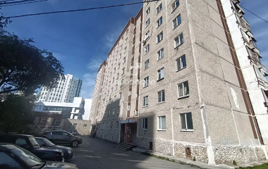 Екатеринбург, ул. 40-летия Комсомола,32/2