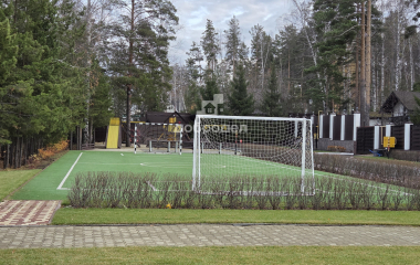 Екатеринбург, ул. Адмирала Ушакова,4