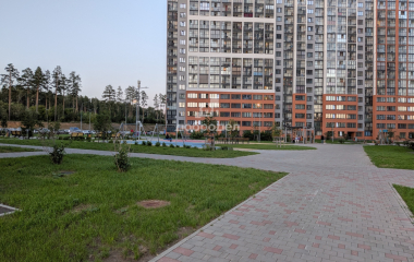 Екатеринбург, мкр. Светлый,10