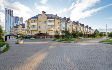 Екатеринбург, ул. Очеретина,8