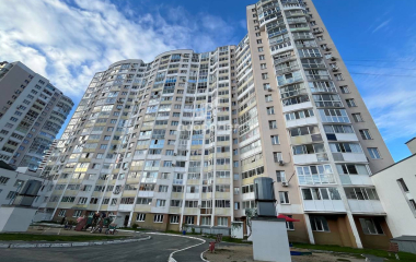 Екатеринбург, ул. Краснолесья,24