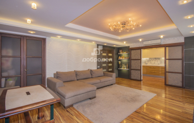 Екатеринбург, ул. Серафимы Дерябиной,37