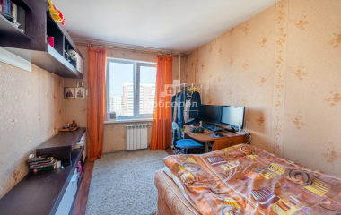 Екатеринбург, б-р. Сиреневый,21