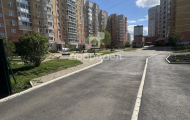 Екатеринбург, ул. Бакинских комиссаров,97