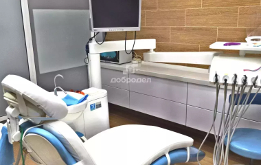 Екатеринбург, ул. Бакинских комиссаров,100