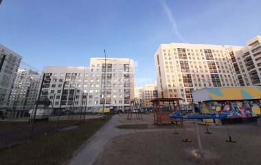 Екатеринбург, ул. Анатолия Мехренцева,36