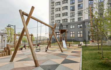 Екатеринбург, ул Бакинских комиссаров, 7