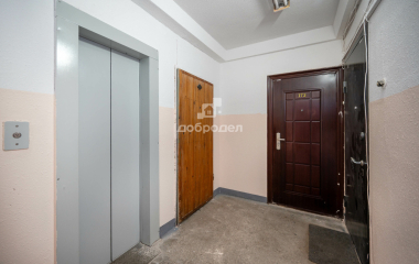 Екатеринбург, б-р. Сиреневый,21