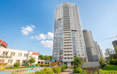 Екатеринбург, ул. Кировградская,4