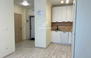 Екатеринбург, ул. Хрустальногорская,93