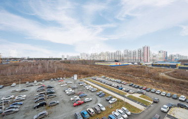 Екатеринбург, ул. Хрустальногорская,93