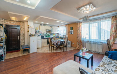 Екатеринбург, б-р. Сиреневый,21