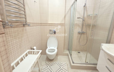 Екатеринбург, ул. Адмирала Ушакова,4