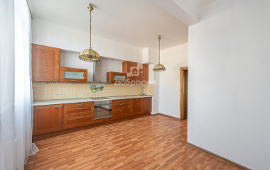 Екатеринбург, ул. Белинского,180