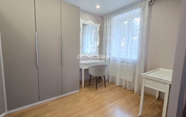 Екатеринбург, ул. Адмирала Ушакова,4