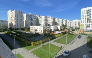 Екатеринбург, ул. Анатолия Мехренцева,46