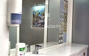 Екатеринбург, ул. Бакинских комиссаров,100