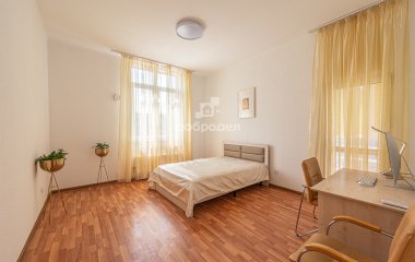 Екатеринбург, ул. Белинского,180