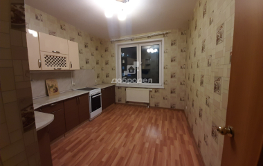 Екатеринбург, ул. Анатолия Мехренцева,36