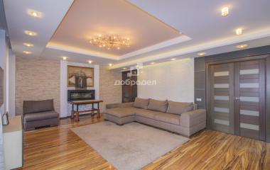 Екатеринбург, ул. Серафимы Дерябиной,37