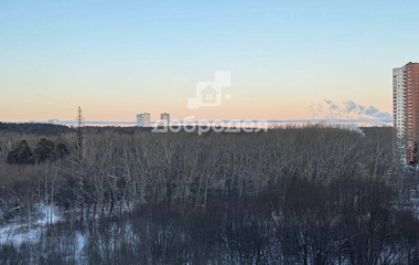 Екатеринбург, ул. Хуторская,1/4