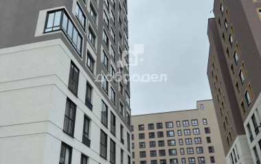 Екатеринбург, б-р. Новосинарский,7