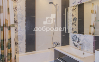 Екатеринбург, ул. Серафимы Дерябиной,37