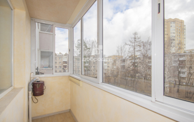 Екатеринбург, ул. Серафимы Дерябиной,37