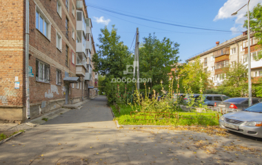 Екатеринбург, пр-кт. Космонавтов,61а
