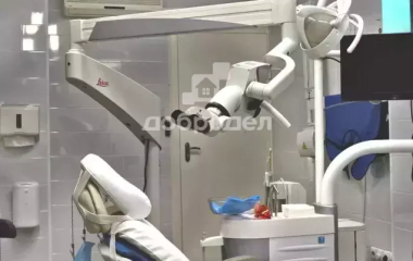 Екатеринбург, ул. Бакинских комиссаров,100