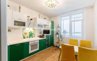 Екатеринбург, ул. Старых Большевиков,3