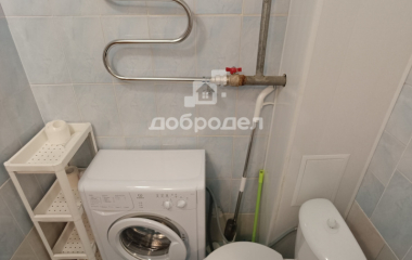 Екатеринбург, ул. Рощинская,27