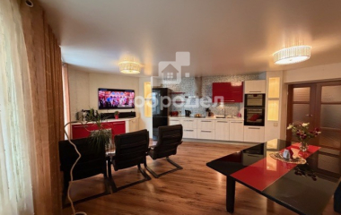 Екатеринбург, ул. Викулова,63к4