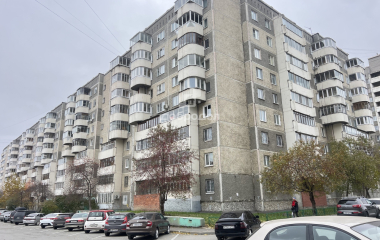 Екатеринбург, ул. Крестинского,27