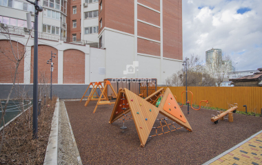 Екатеринбург, ул. Хохрякова,66