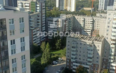 Екатеринбург, ул. Крестинского,6